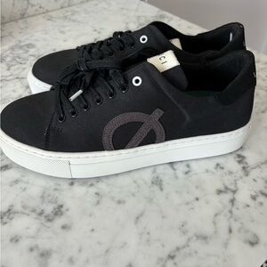 Loci women’s sneakers